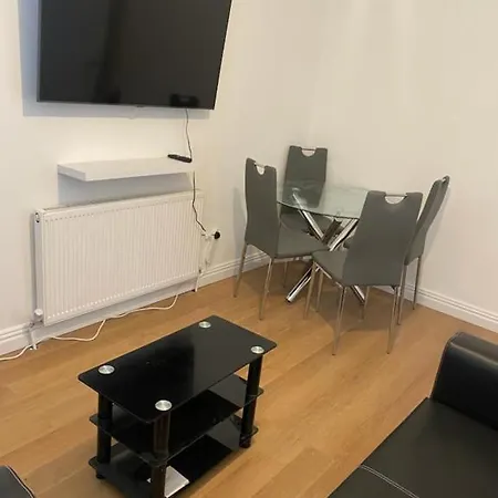 Lovely 2 Bedroom Near Stokes Croft Central!!! *