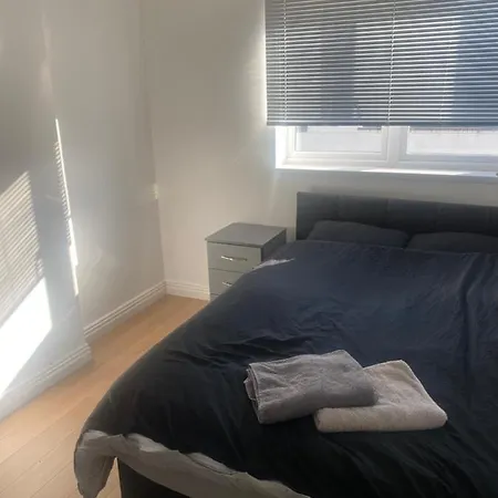 Lovely 2 Bedroom Near Stokes Croft Central!!! * Bristol